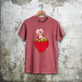 Strawberry Shortcake Sitting On Strawberry Retro Nostalgia Men's Comfort Colors T-Shirt Crimson