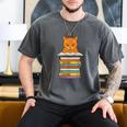 Cute Orange Tabby Cat Reading On Pile Of Books Men's Comfort Colors T-Shirt Pepper