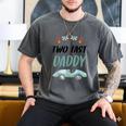 Daddy Dad 2nd Birthday Two Fast Race Car Second Bday Party Men's Comfort Colors T-Shirt Pepper