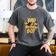 Looney Tunes Birthday Daffy Duck Dad Of The Birthday Boy Men's Comfort Colors T-Shirt Pepper