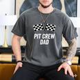 Pit Crew Dad Checkered Flag Hosting Race Car Birthday Partie Men's Comfort Colors T-Shirt Pepper Pit Crew Dad Checkered Flag Hosting Race Car Birthday Partie Men's Comfort Colors T-Shirt Pepper