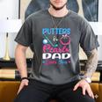 Putters Or Pearls Dad Loves You Gender Reveal Family Men's Comfort Colors T-Shirt Pepper