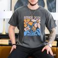 Senior 2026 Retro Groovy Flowers Graduation Men's Comfort Colors T-Shirt Pepper
