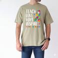 Autism Awareness Ribbon Mom Dad Kids Autistic Support Autism Men's Comfort Colors T-Shirt Khaki