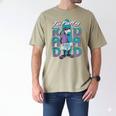 Disney Goofy Totally Rad Dad Father’s Day Surfing Distressed Men's Comfort Colors T-Shirt Khaki