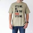 Its Me Hi Im The Dad Its Me Fathers Day Wife Daughter Men's Comfort Colors T-Shirt Khaki