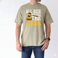 All Rise Here Comes The Judge Lawyer Graduation Quote Men's Comfort Colors T-Shirt Khaki