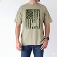 US Flag Deer Elk Buck Camoflage Hunting Hunter Dad Grandpa Men's Comfort Colors T-Shirt Khaki