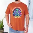 Alien Reader Reading Teacher Librarian Book Lover Men's Comfort Colors T-Shirt Yam