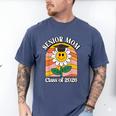 Senior Mom Class Of 2026 Daisy Flower Retro Graduation Men's Comfort Colors T-Shirt Blue Jean