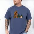 Shih Tzu Bigfoot Dog Walking Mom Dad Kids Men's Comfort Colors T-Shirt Blue Jean