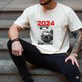 Fun Trendy UFO Sloth Graduation Class Of 2024 Senior Men's Comfort Colors T-Shirt Ivory