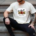 Senior Football Mom Class Of 2025 Graduation Graduate Men's Comfort Colors T-Shirt Ivory