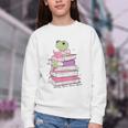 Cute Book Lover Frog Pretty Girls Read Books Kawaii Reading Youth Crewneck Sweatshirt